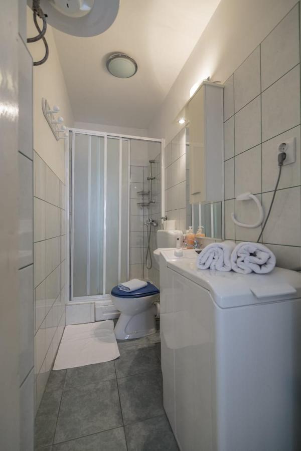Apartment Filomena In The Center Komiza Exterior photo