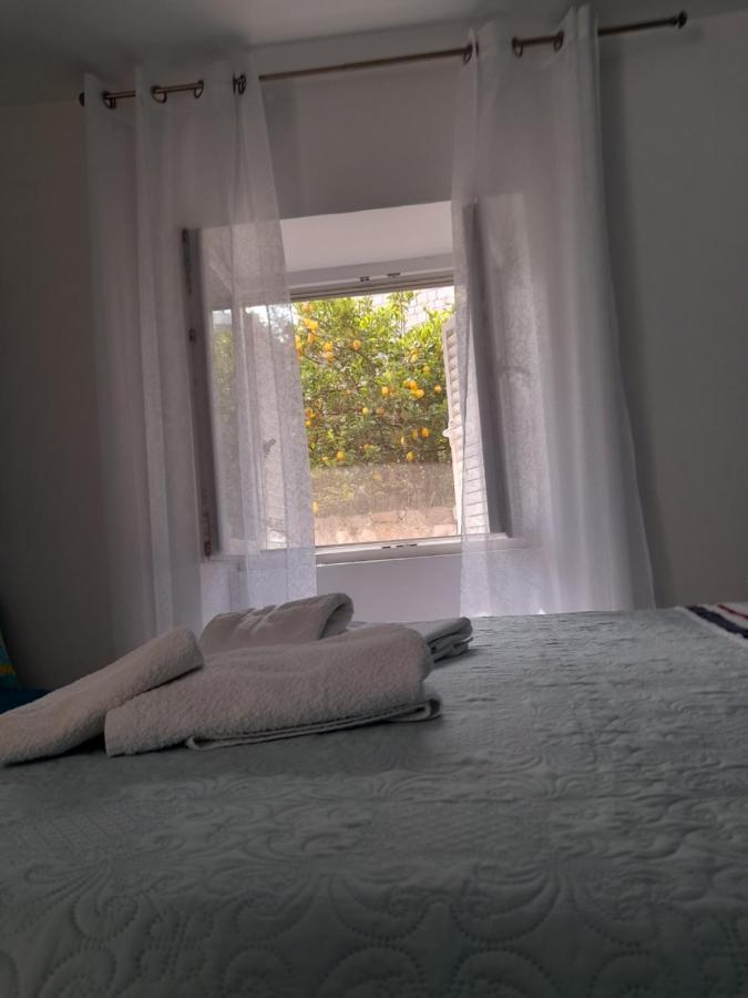 Apartment Filomena In The Center Komiza Exterior photo